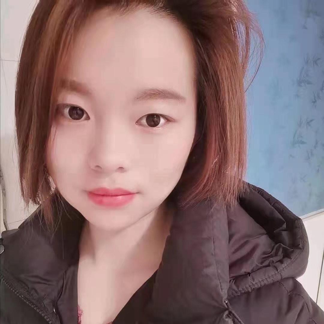 摩托深拥单薄的照片