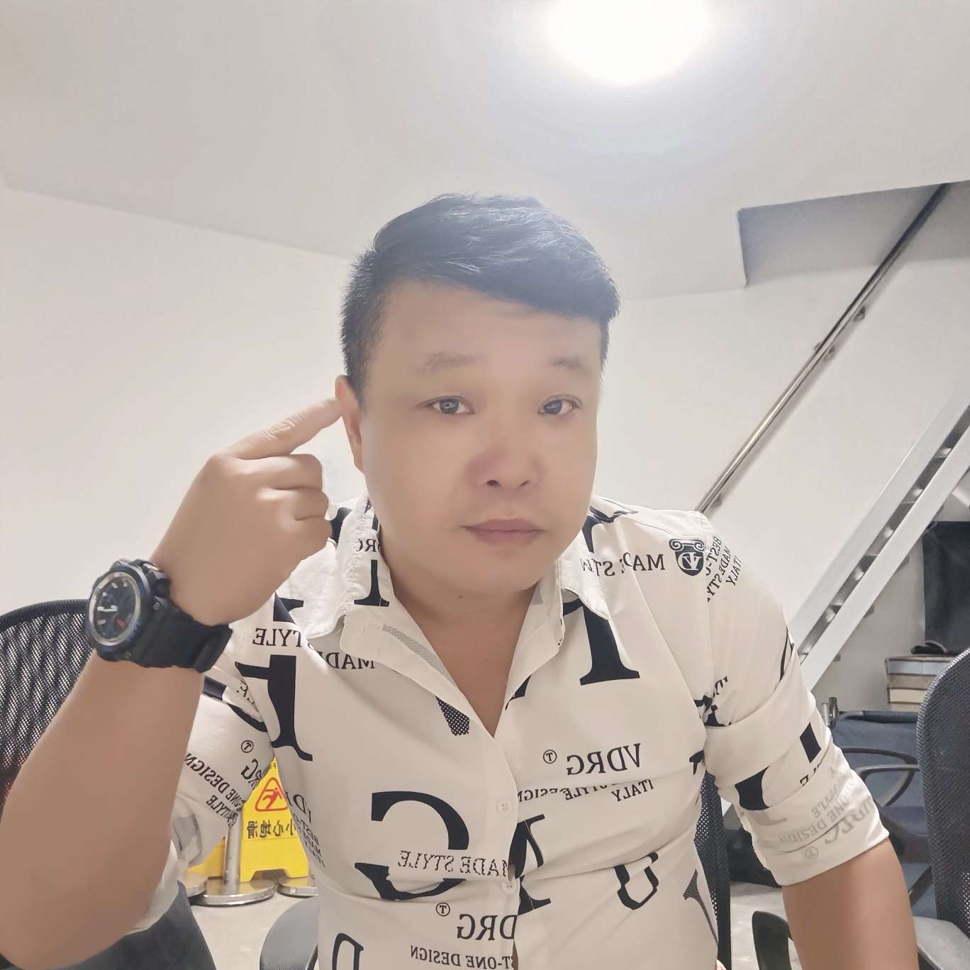 薯片和愤怒的照片