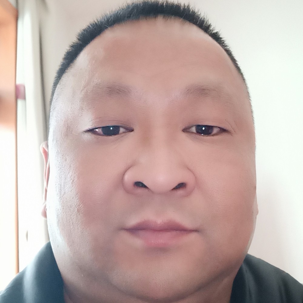 背后电灯胆的照片