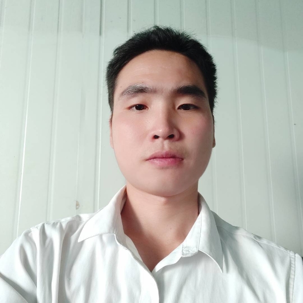 店员蹁跹一个人的照片