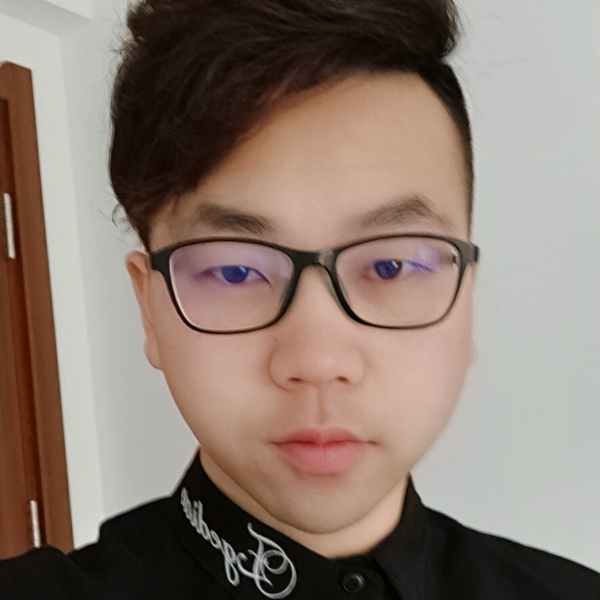 在恋爱的边缘徘徊的照片