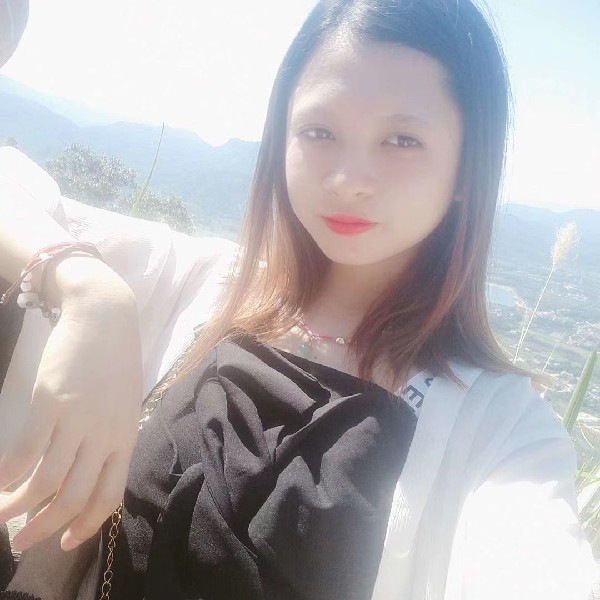 冰淇淋蹙眉妩媚的照片