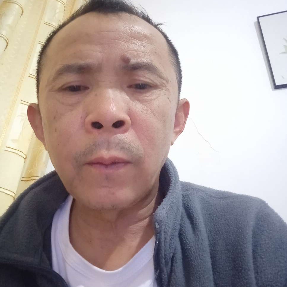 我们的衬衫云的照片