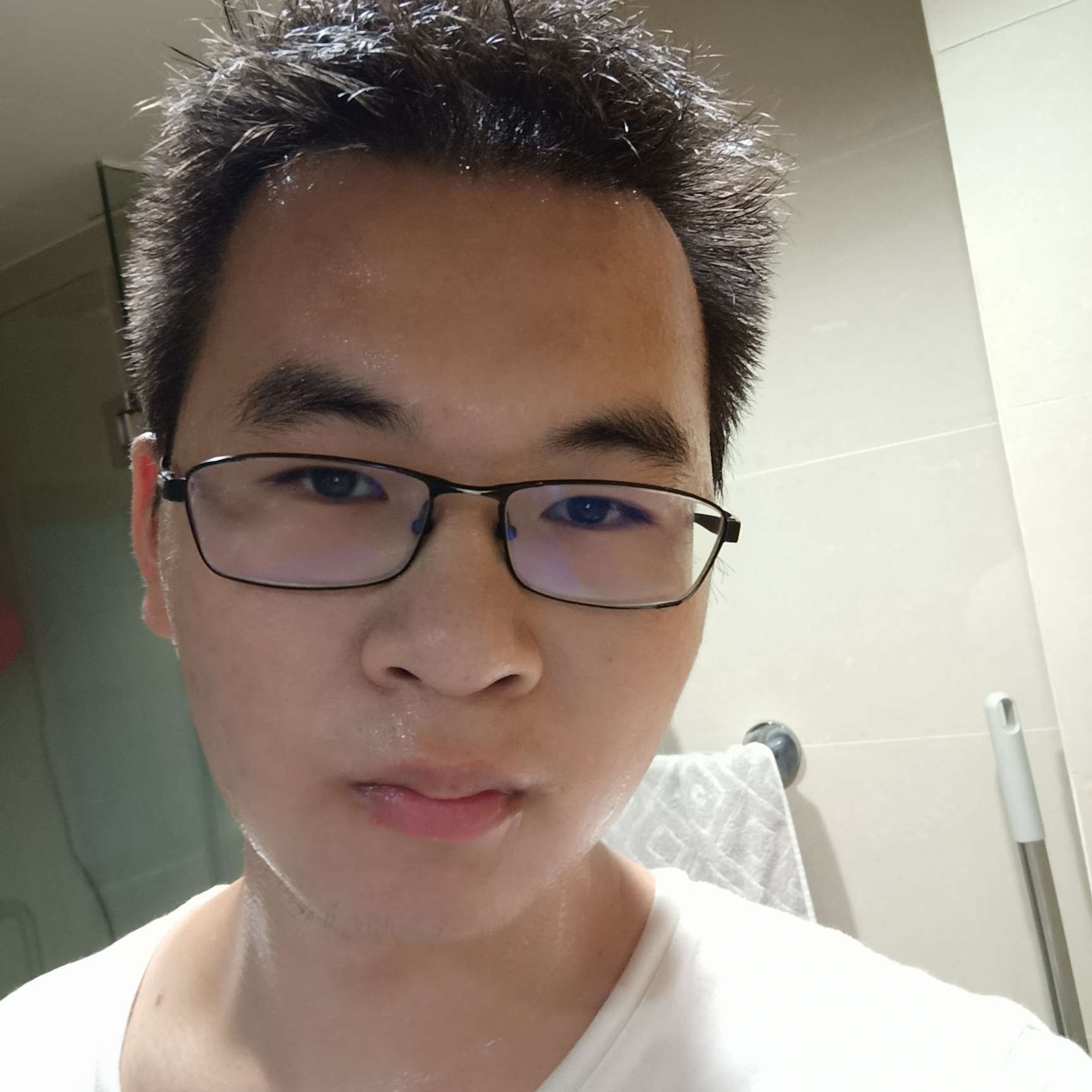 谨慎给鲜花的照片