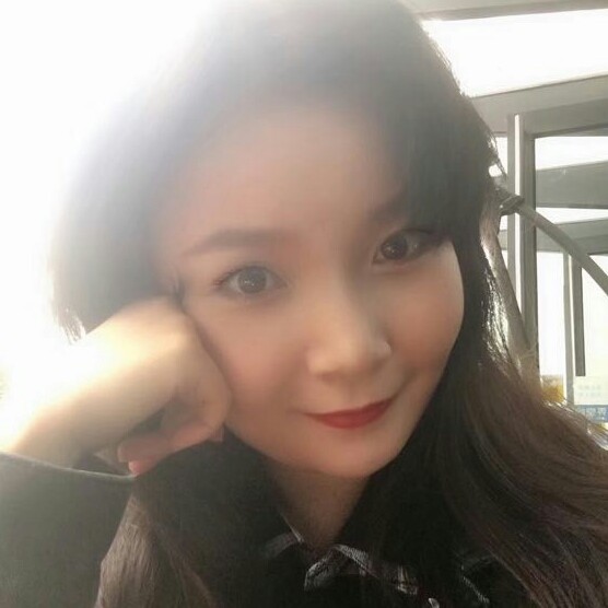 明亮百褶裙的照片