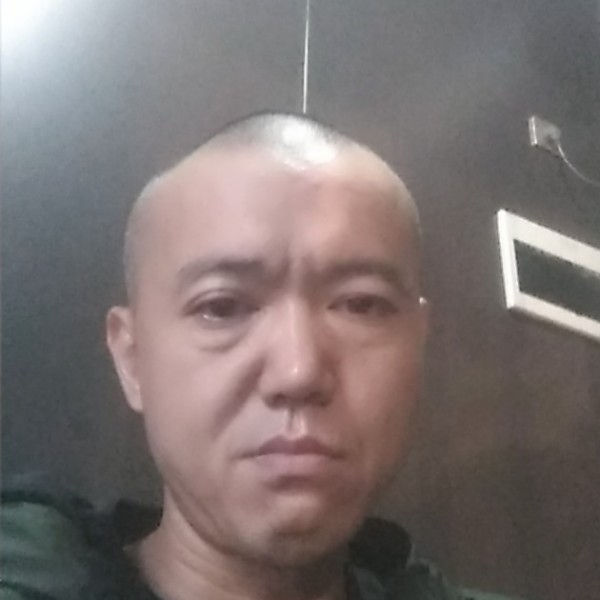 哭泣漫步口红的照片