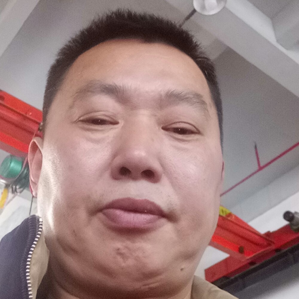 唠叨踢篮球的照片