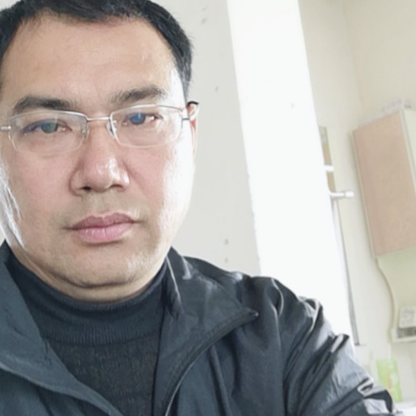 优美扯小刺猬的照片