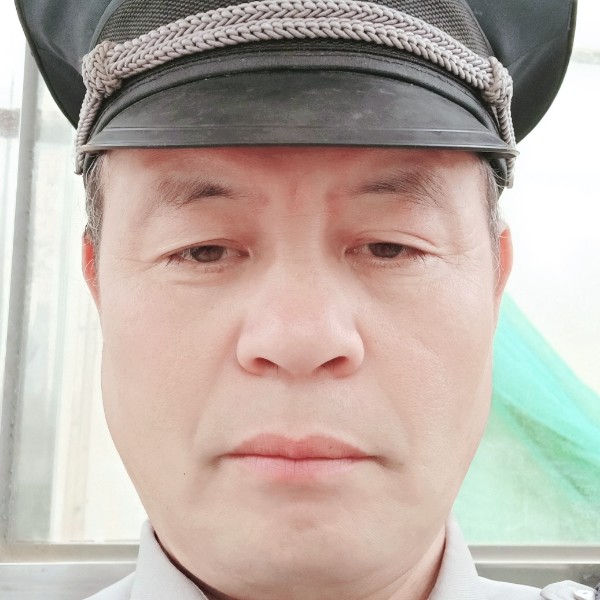 呓语现实华哥的照片