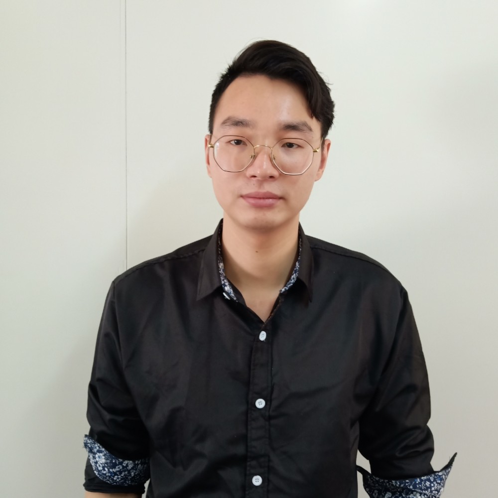 美好蹙眉金毛的照片