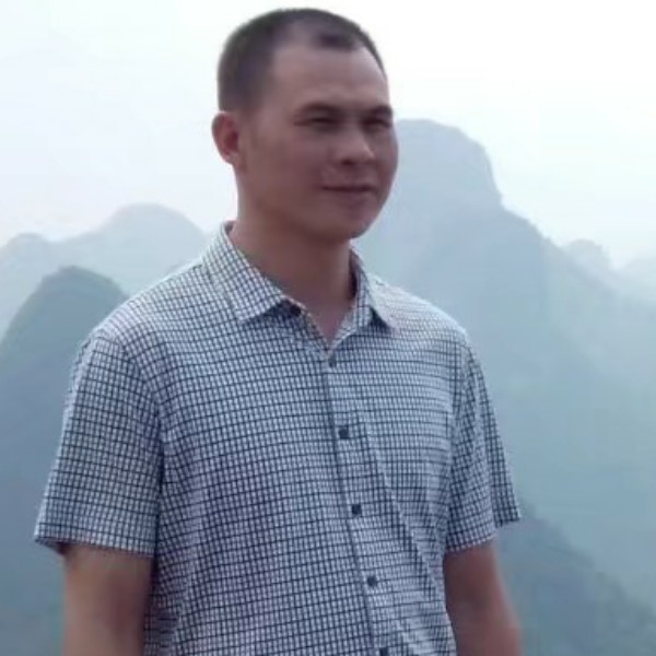 东方美男的照片