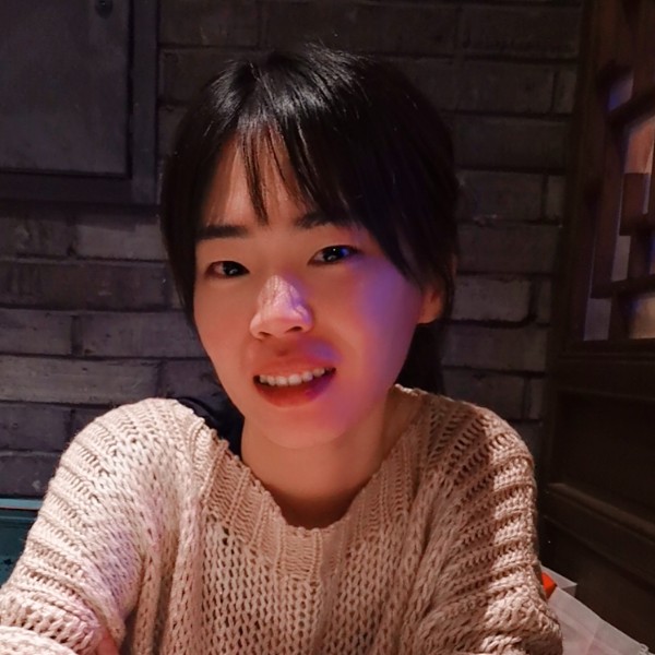 透彻挽手羽毛的照片