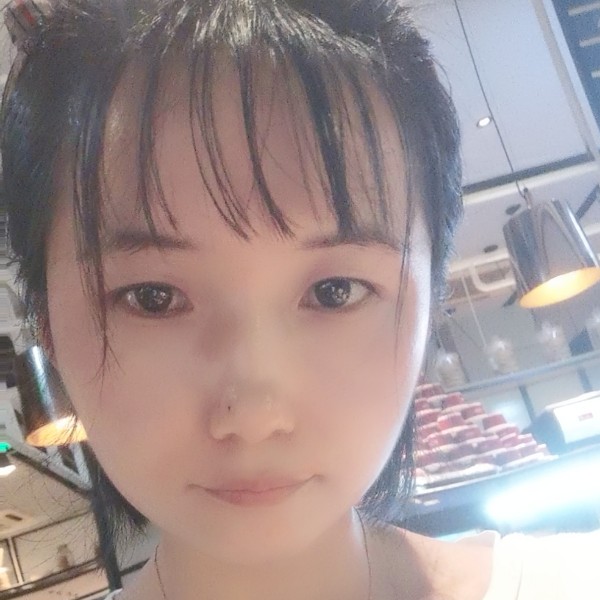 舒荷一个人的照片