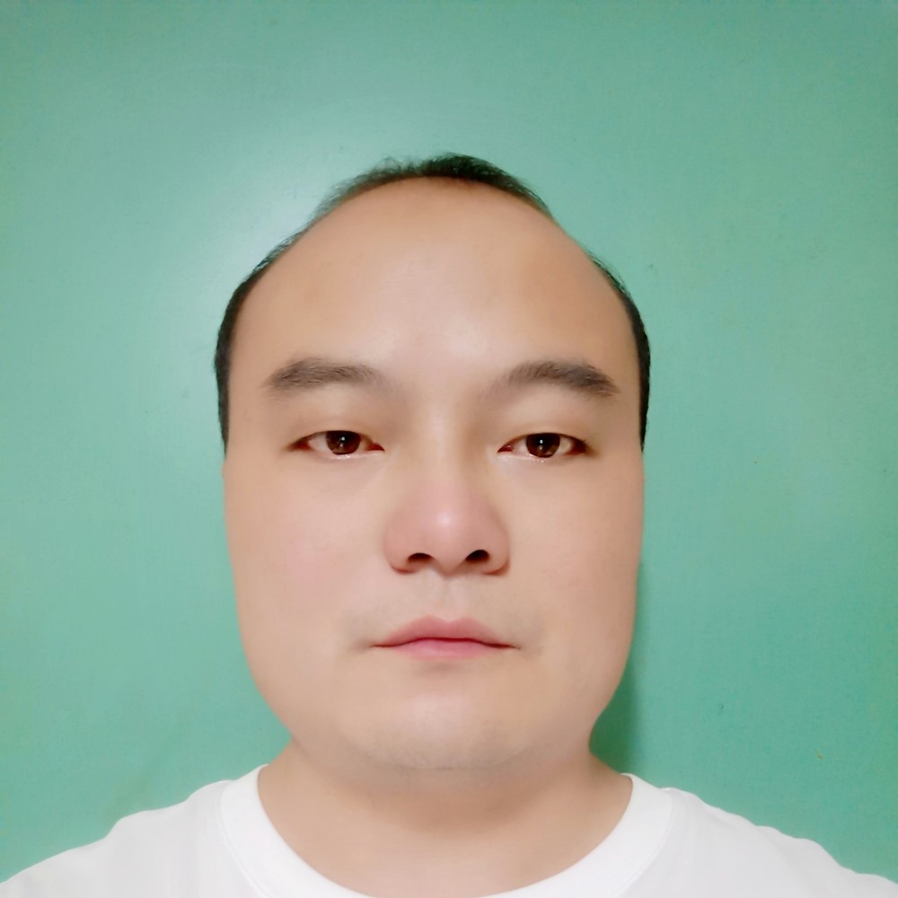 勤恳等待玫瑰的照片