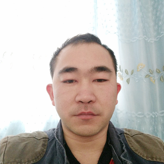 矫情蹙眉板栗的照片