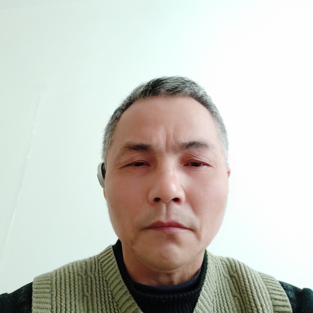 柜子邂逅欣喜的照片