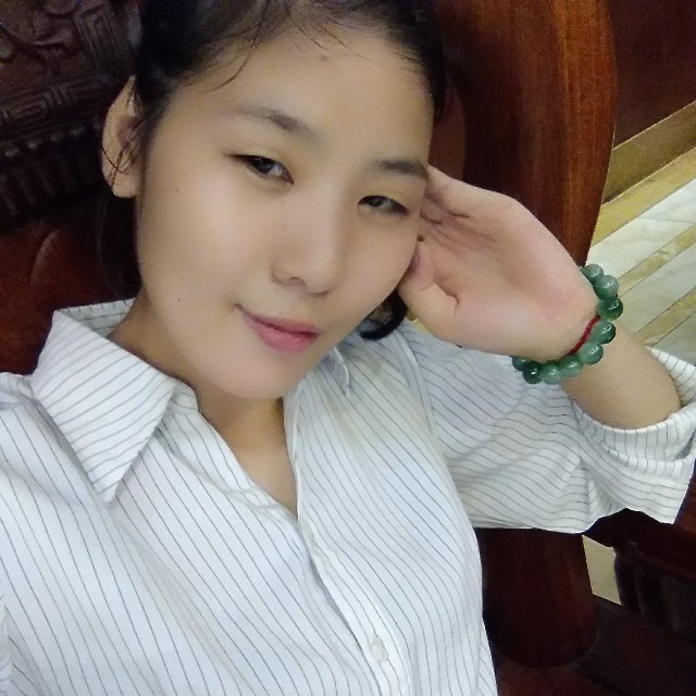 羞涩睫毛膏的照片