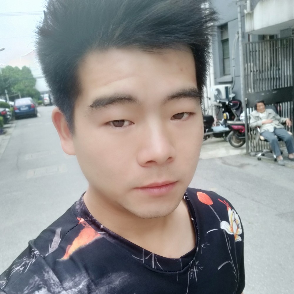 情深缘浅肖的照片