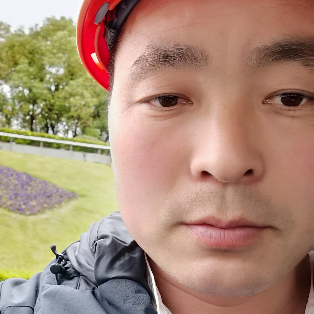 跨过绵绵的高山的照片