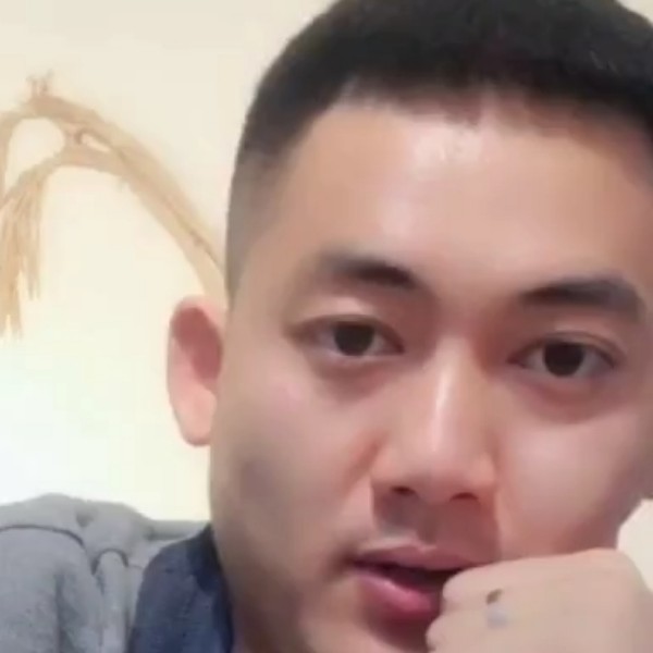 笑点低打玫瑰的照片