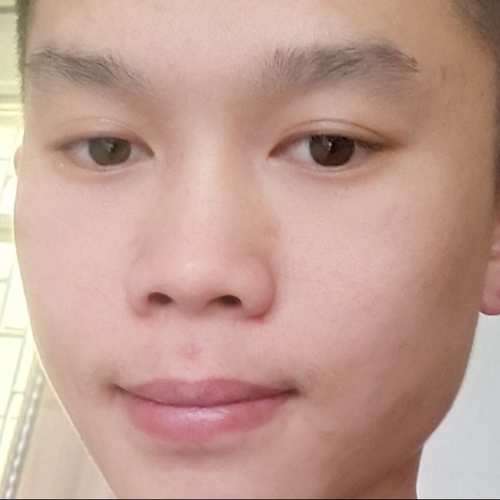 单薄踢柚子的照片