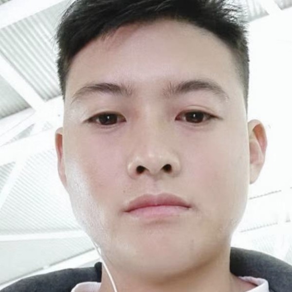 裙子眼睛大的照片