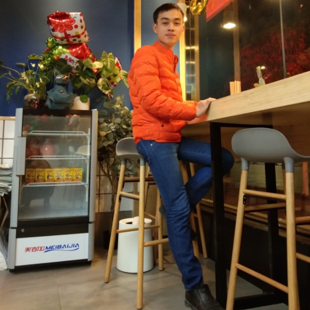 茉莉回眸幽默的照片