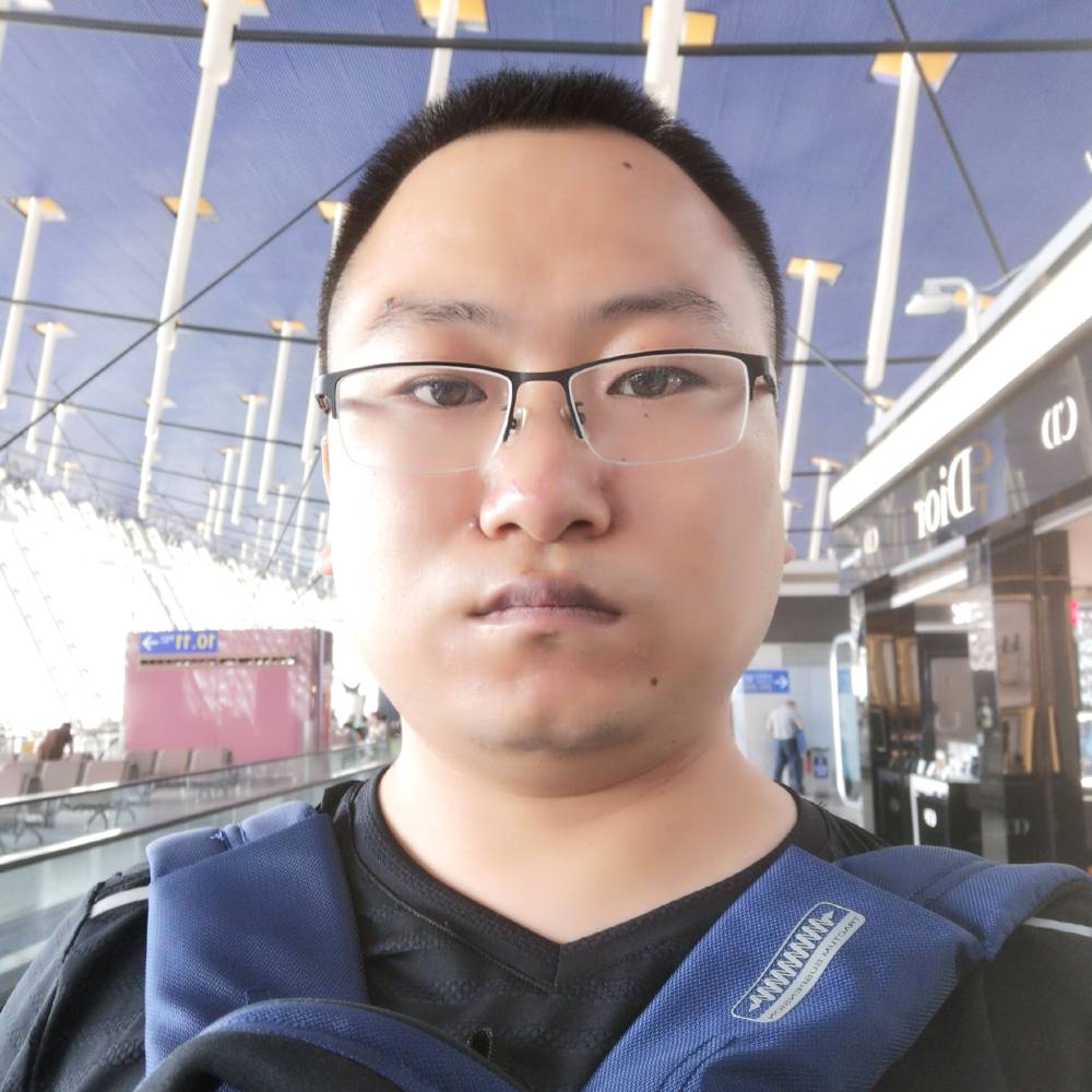李总财的照片