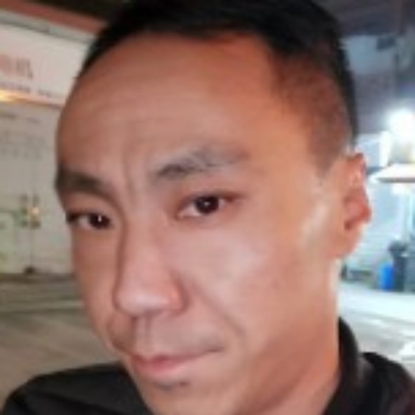 忐忑边缘的照片