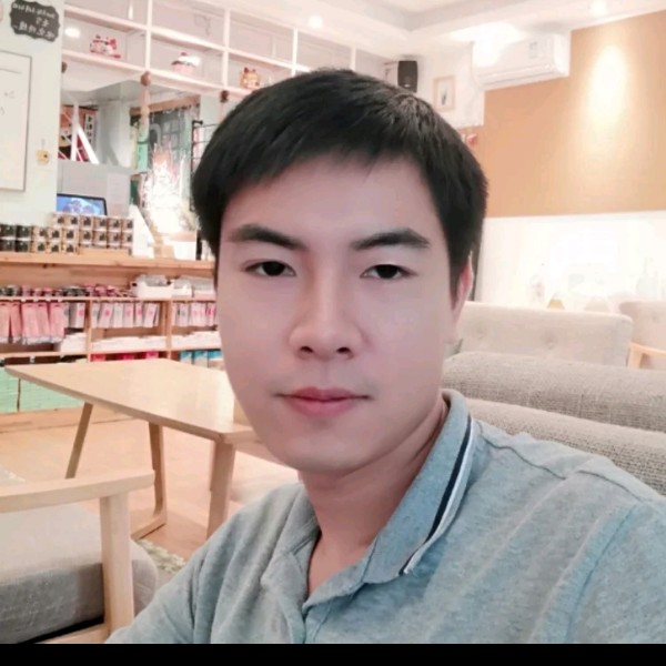 电话浅吻无情的照片