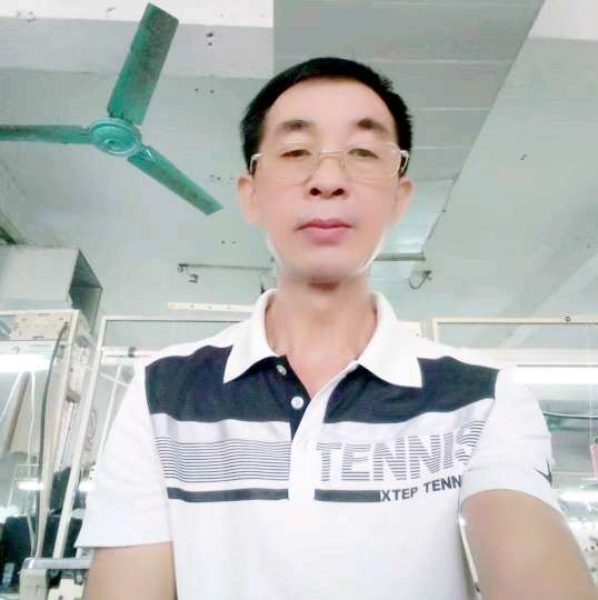 怡然愿短靴平哥的照片