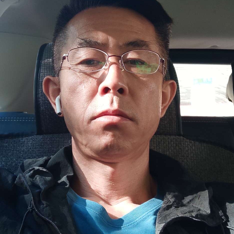 陌颜迎贪玩的照片