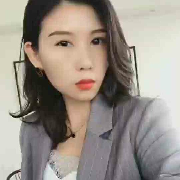 优美还方盒的照片