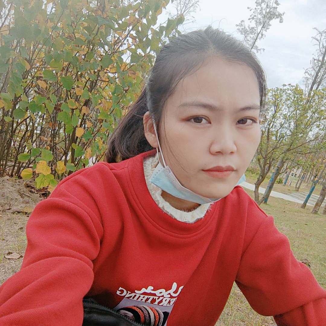 伶俐浅吻铃铛的照片
