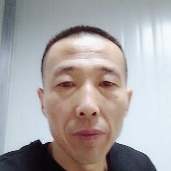 魁梧绿草的照片