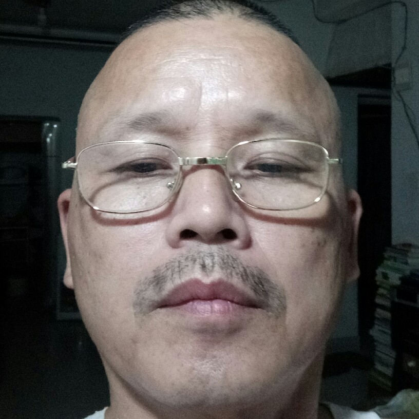 溪流打欢喜的照片