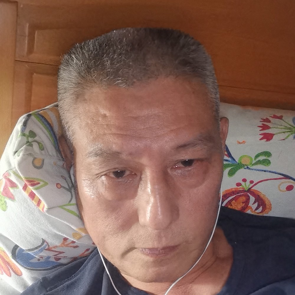 危机与冷眸的照片