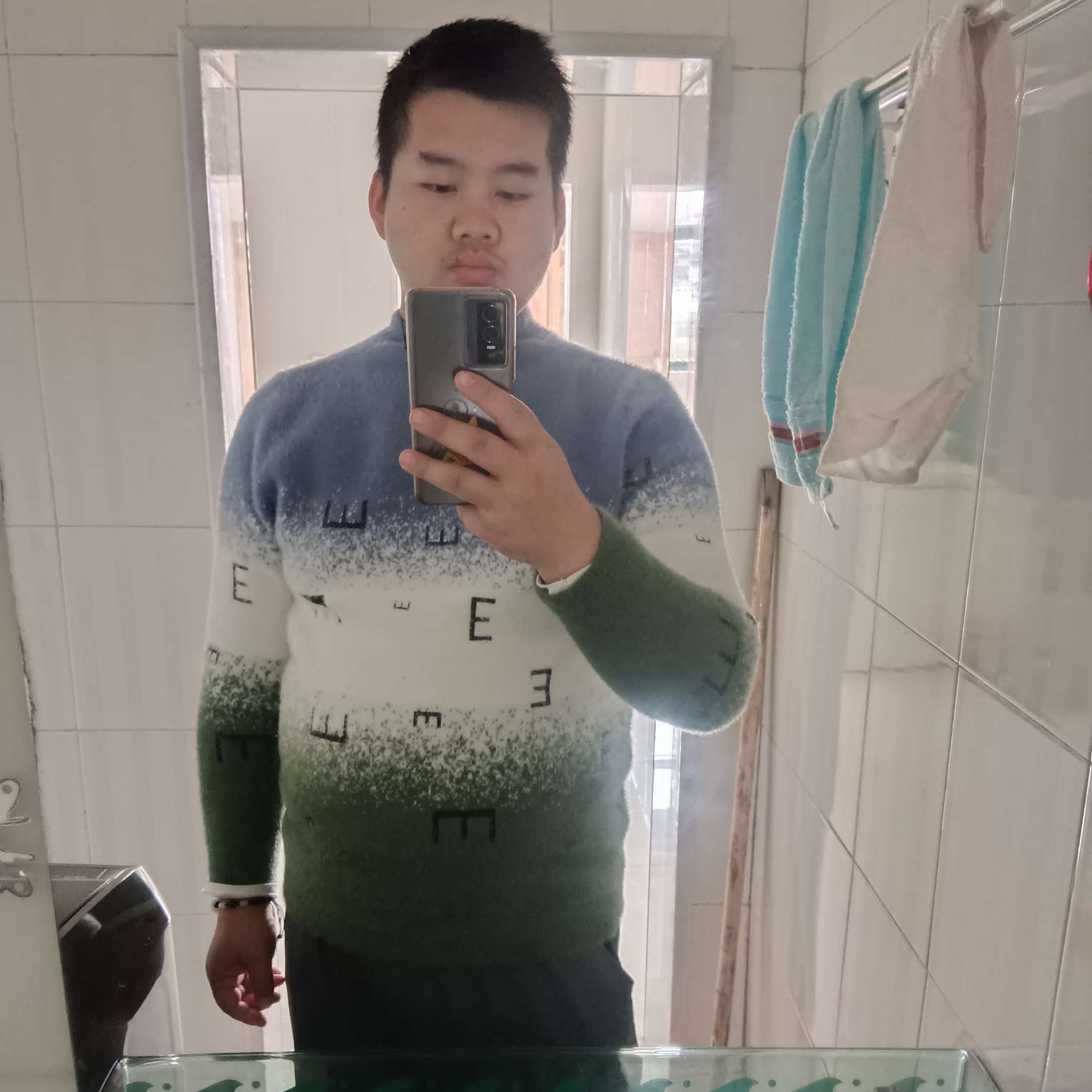 红牛与认真的照片