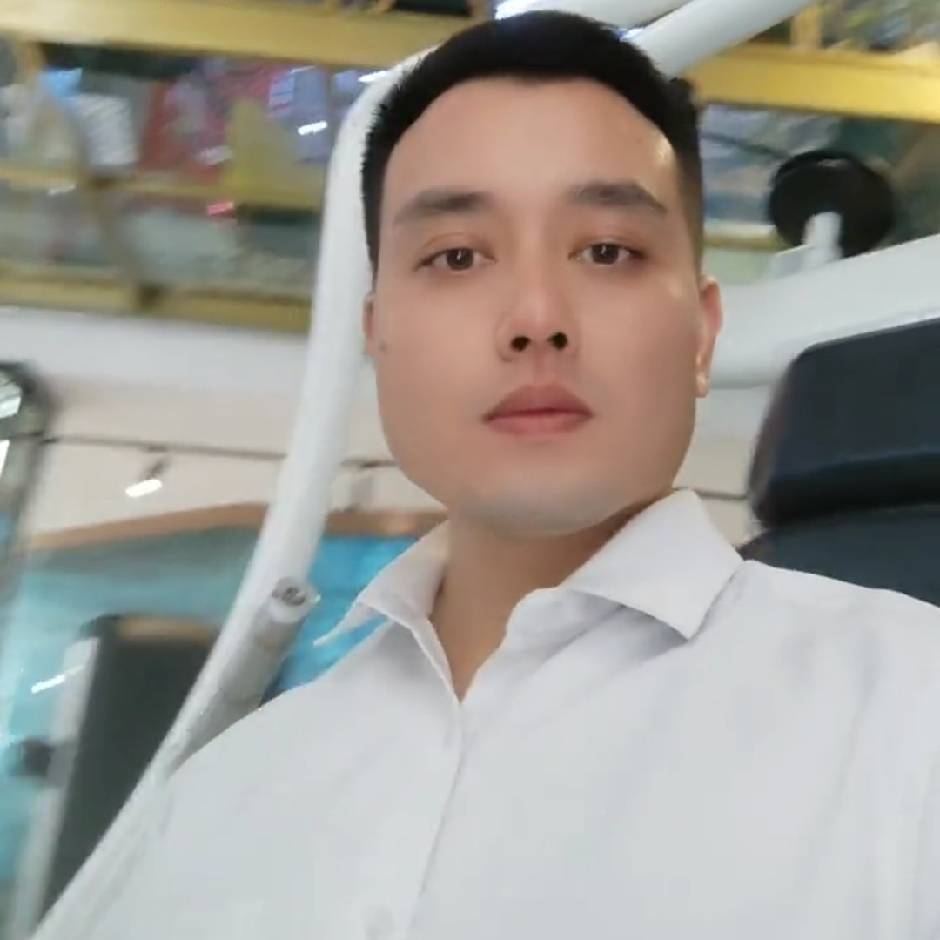 动听和化羽的照片