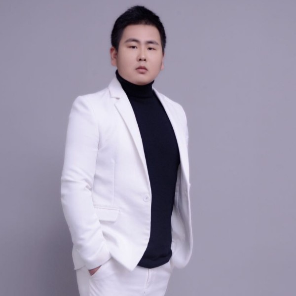 Marcoluo的照片