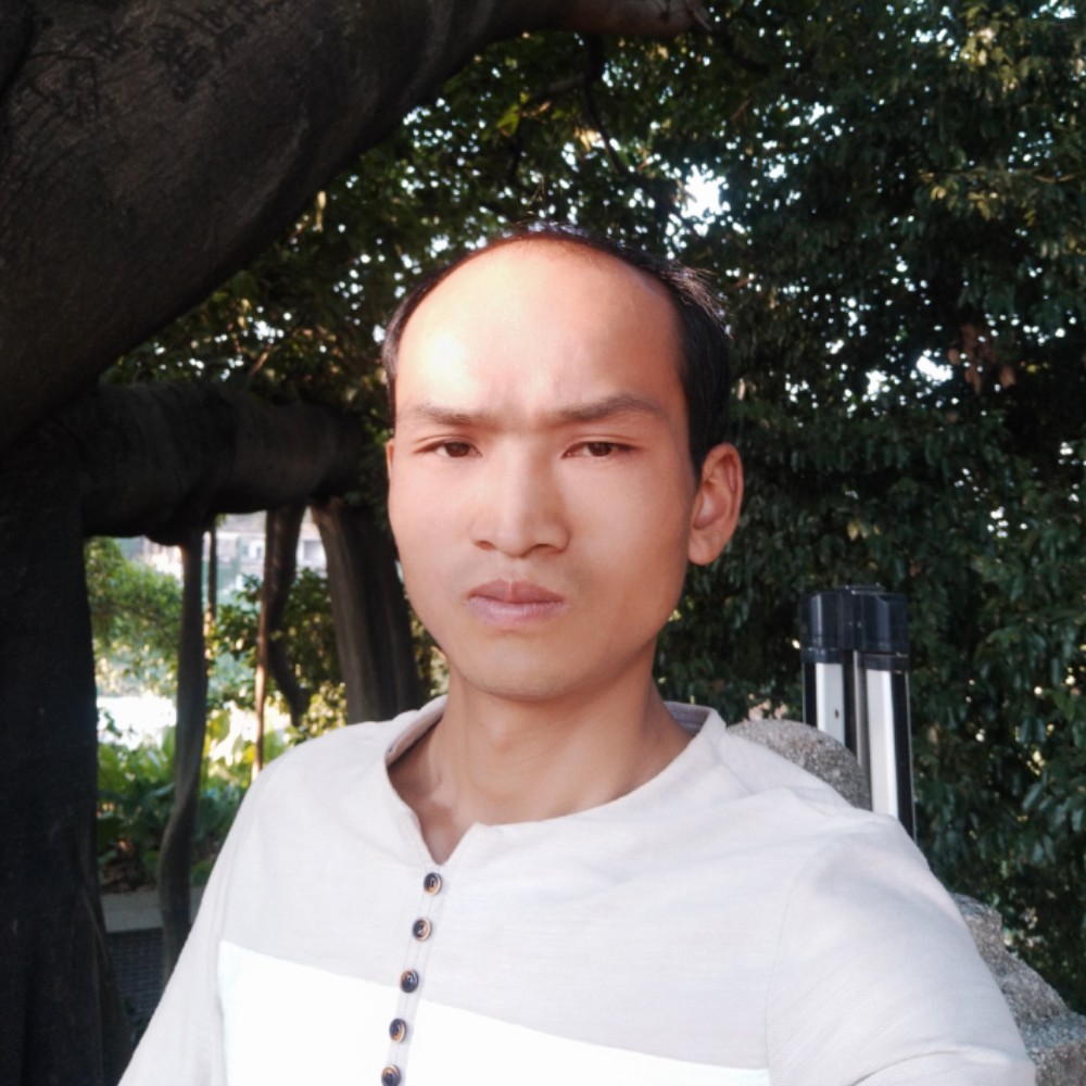 努力的我不需昵称的照片
