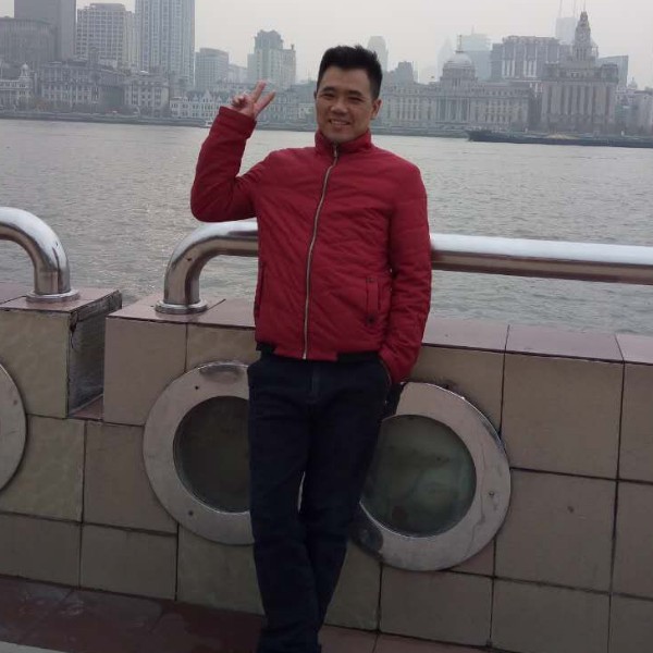 深情倾心百褶裙的照片