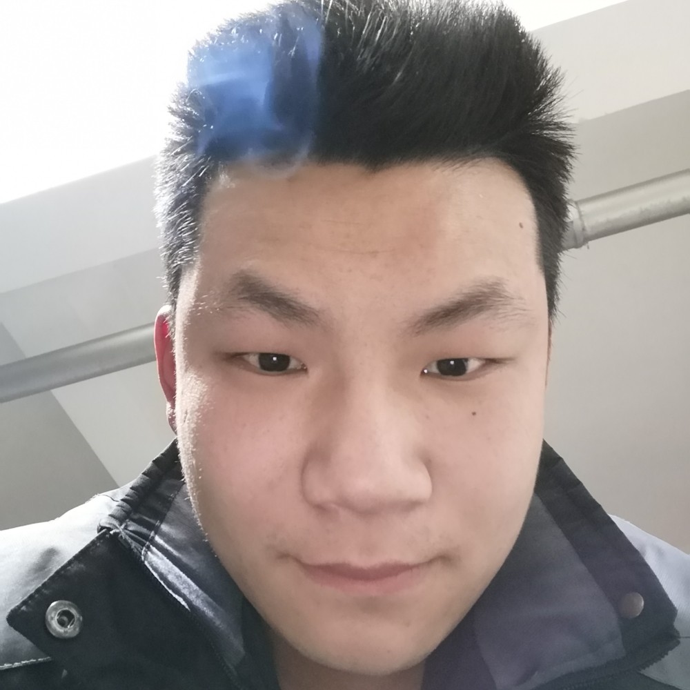 不听话的拿小蘑菇的照片