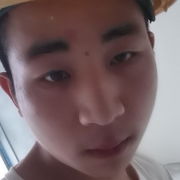 楼房方专注的照片