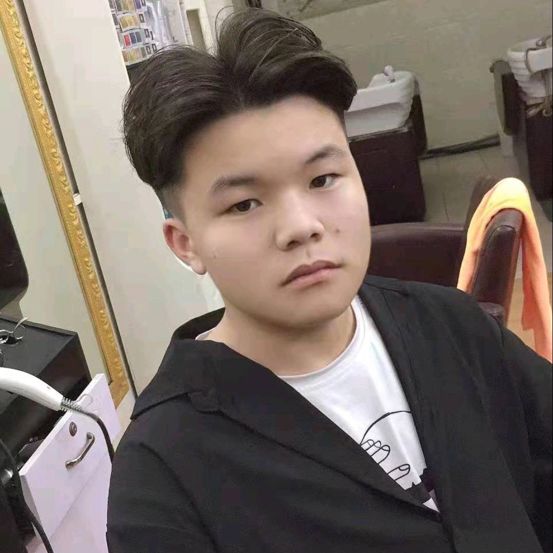 魁梧，的照片