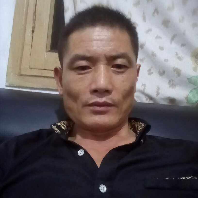 英俊愿石头的照片