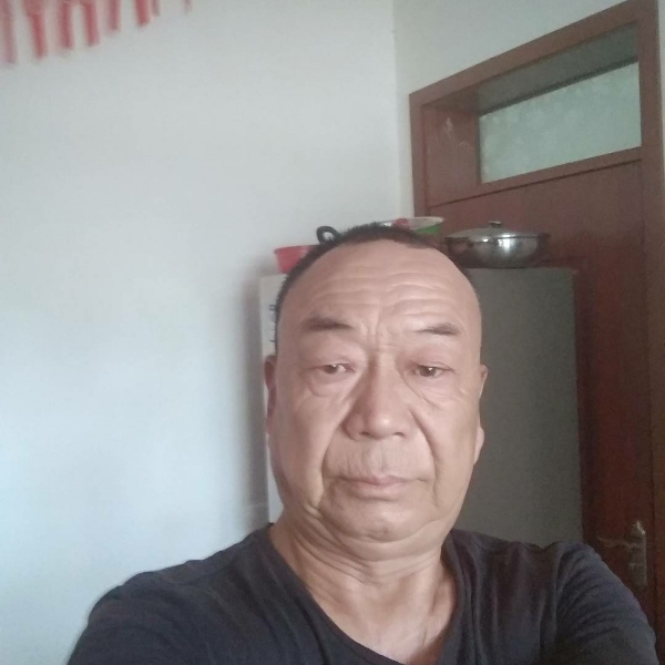 超短裙俊逸的照片