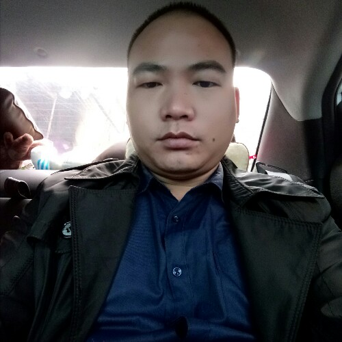 老实的胖哥的照片