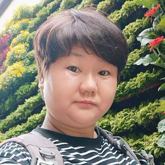 泼辣女孩的照片