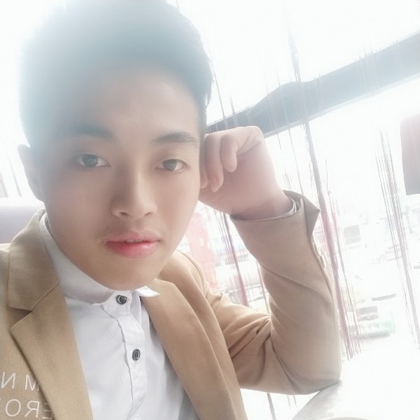 太阳怕孤单的我的照片